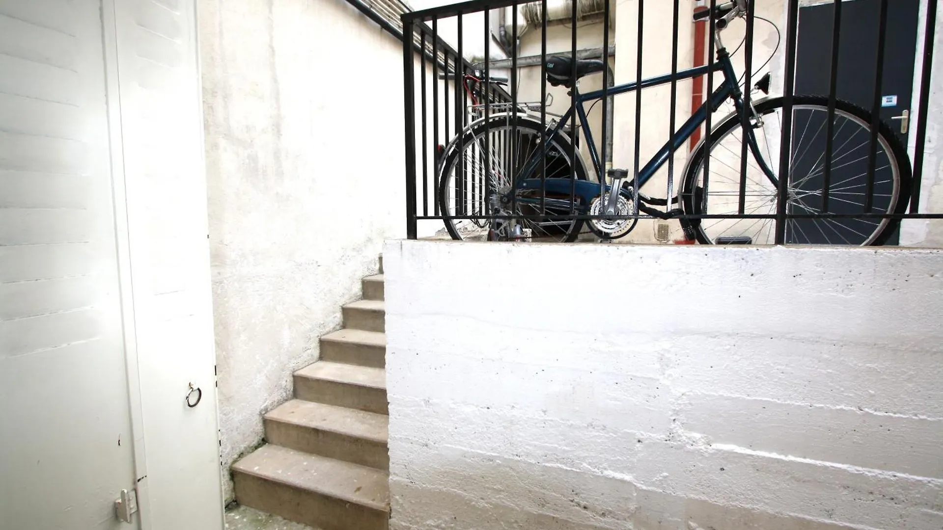 Apart Prive Parisien La Casita Avec Cuisine Equipe -St Charles - Near Beaugrenelle -Tour Eiffel 75015 Paris Bel Emplacement !! 0*,  France