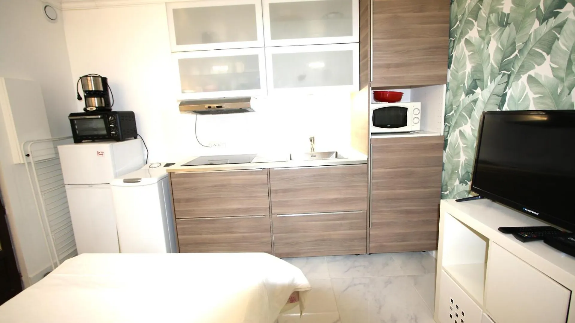 Apart Prive Parisien La Casita Avec Cuisine Equipe -St Charles - Near Beaugrenelle -Tour Eiffel 75015 Paris Bel Emplacement !! 0*,  France