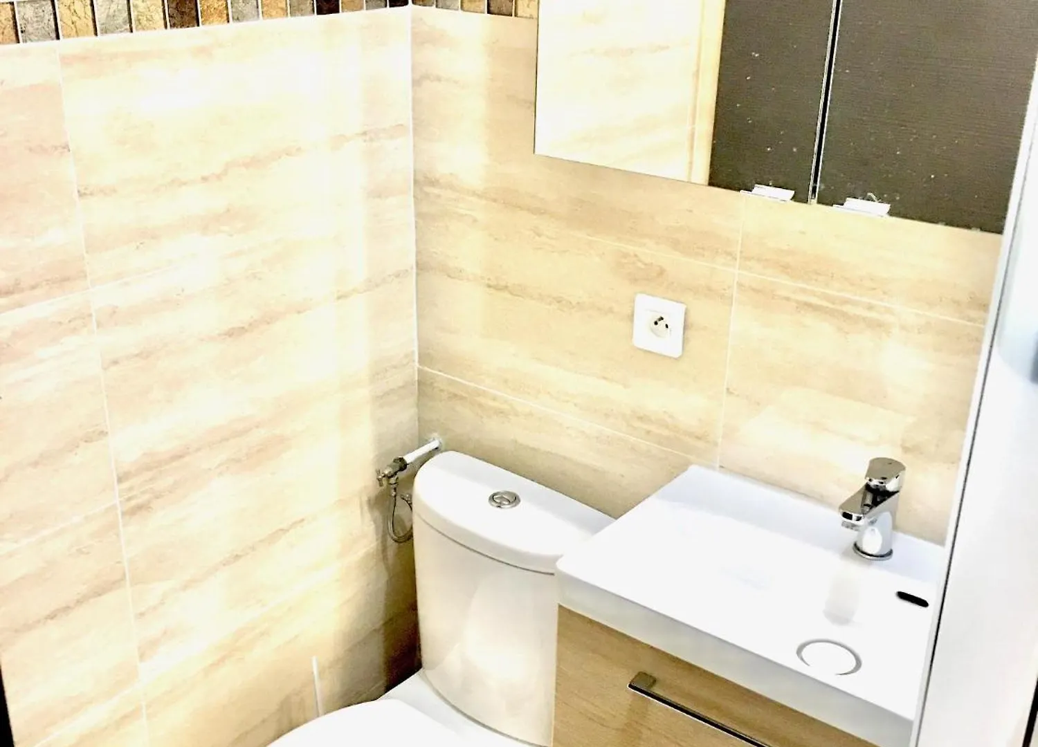 Apartment Apart Prive Parisien La Casita Avec Cuisine Equipe -St Charles - Near Beaugrenelle -Tour Eiffel 75015 Paris Bel Emplacement !!